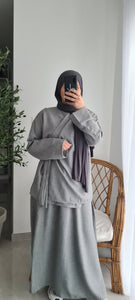 Ensemble Wrap Top et JUPE-GRIS